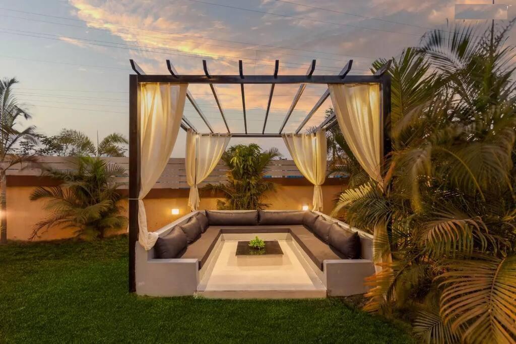 Martini Villa By Aquastay โลนาวาลา ภายนอก รูปภาพ