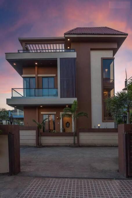 Martini Villa By Aquastay โลนาวาลา ภายนอก รูปภาพ