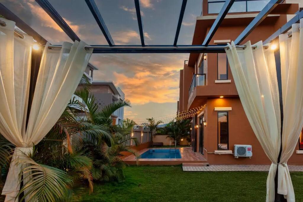 Martini Villa By Aquastay โลนาวาลา ภายนอก รูปภาพ